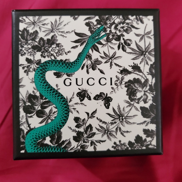 NWT GUCCI Silver Ring with Original Box and Pouch - Picture 3 of 10